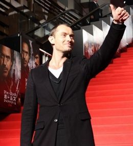 『シャーロック・ホームズシャドウゲーム』ジャパンプレミアに登壇したジュード・ロウ