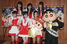 『映画クレヨンしんちゃん 嵐を呼ぶ！オラと宇宙のプリンセス』主題歌を担当、テレビアニメ「クレヨンしんちゃん」に登場する渡り廊下走り隊7