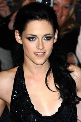 クリステン・スチュワートが新作でトップレスに