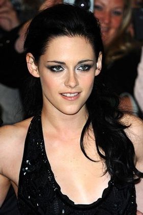 クリステン・スチュワートが新作でトップレスに