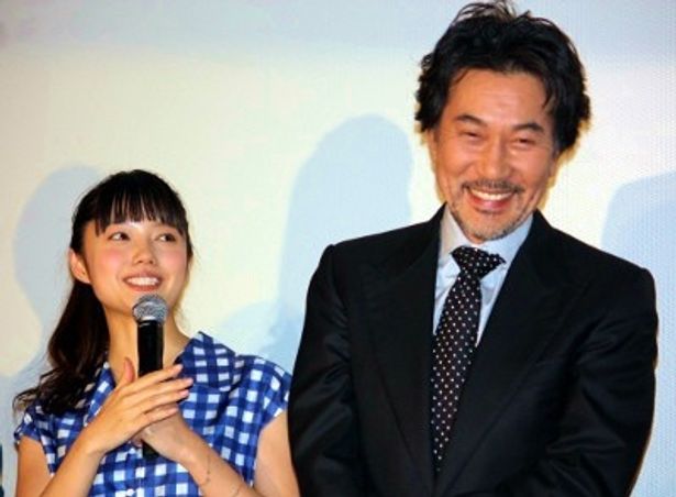 『わが母の記』の完成披露試写会に登壇した役所広司と宮崎あおい