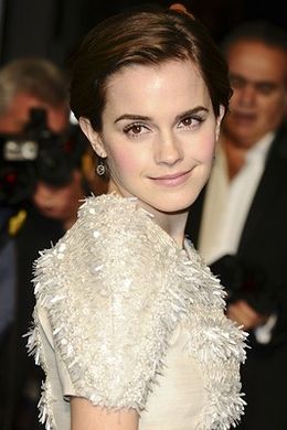 エマ・ワトソンがヘアエクステで大変身！久々のロングヘアに