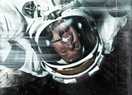 人類が40年間、月に行かなくなった本当の理由を暴く、という設定の『アポロ18』。主観ショットならではの緊迫感あふれる映像に興奮必至