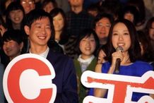 『SPEC 天』の初日舞台挨拶に登壇した戸田恵梨香＆加瀬亮