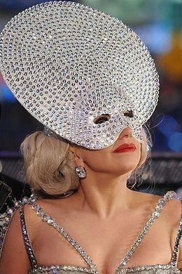 韓国公演で学生が抗議活動？