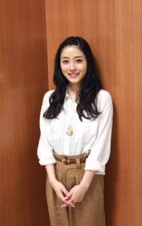 「一目ぼれはあります」と明かす石原さとみ