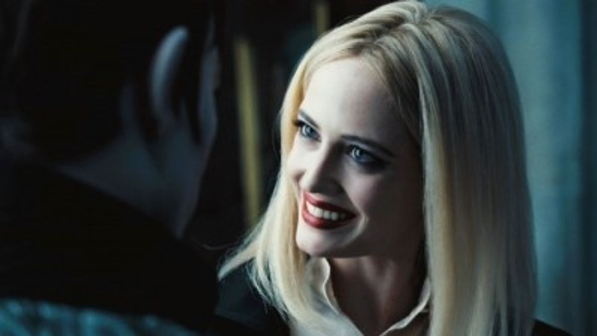 エヴァ・グリーンが『ダーク・シャドウ』で過激でアクロバティックな