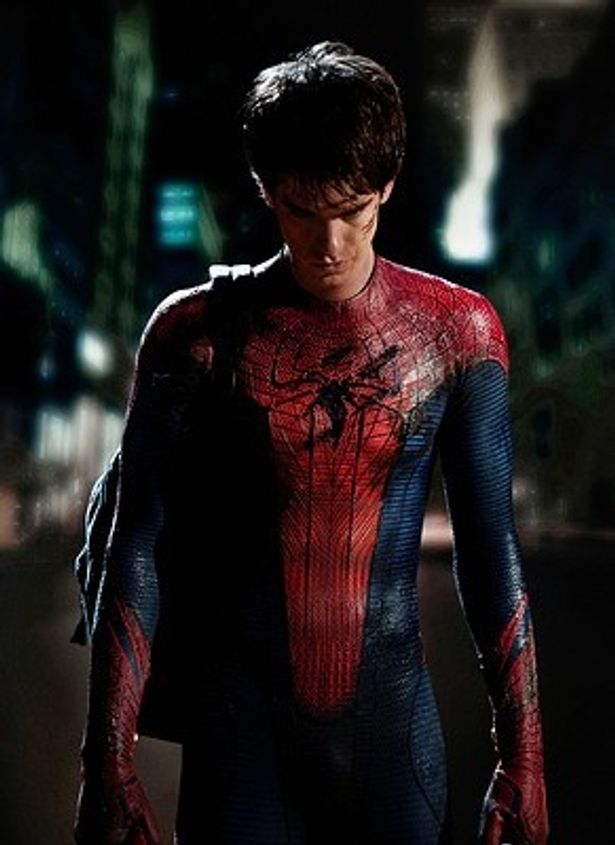 【写真を見る】『アメイジング・スパイダーマン』でスパイダーマンを演じているアンドリュー・ガーフィールド