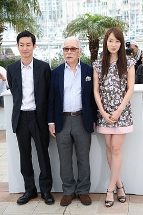 さながらニッポンナイトに！ 『LIKE SOMEONE IN LOVE』主演の高梨臨(右)ほか