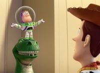 小さなバズが可愛い！ 『ニセものバズがやって来た』特別映像を