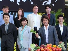 完成披露試写会に登壇した内野聖陽、松下由樹、渡辺大、平山浩行、若村麻由美、柄本佑、長塚京三、橋本一監督