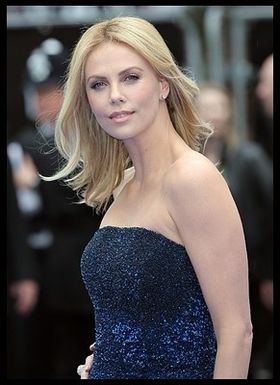 今度はスキンヘッドに！