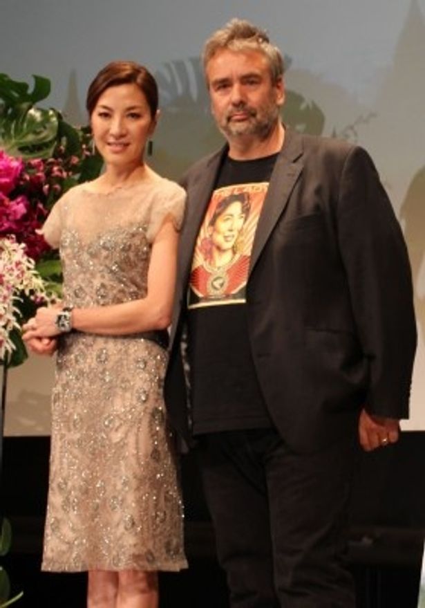 来日したリュック・べッソン監督とミシェル・ヨー 