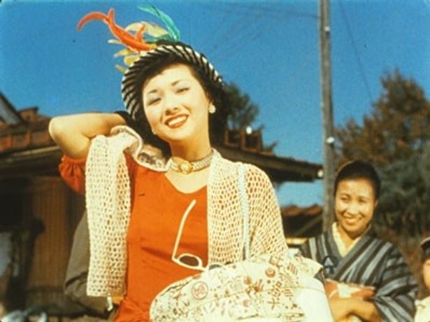 日本初のカラー作品となった『カルメン故郷に帰る』。ブルーレイには幻のモノクロ版本編も収録