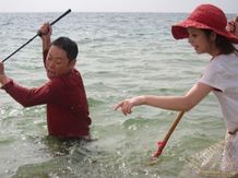 追い込み漁に必死になる姿、そんな些細なシーンでも思わず笑ってしまう