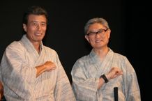 『エイトレンジャー』の初日舞台挨拶に登壇した舘ひろし、堤幸彦監督