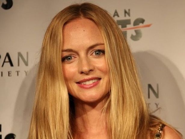役所のファンというへザー・グラハムは一​般客として映画を鑑賞​していた