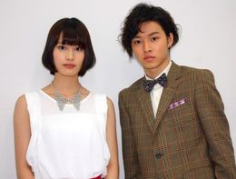 『アナザー Another』で共演した山崎賢人と橋本愛