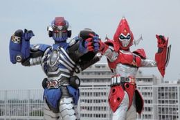 兄のグランダイン(左)と妹のスカイダイン。性別が変わったので宇宙兄妹！