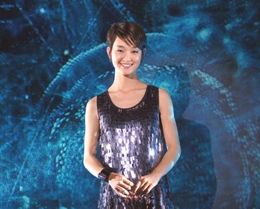 プレミア・イベントに登場した剛力彩芽