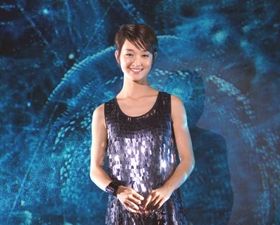 プレミア・イベントに登場した剛力彩芽