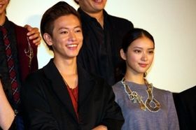 『るろうに剣心』の初日舞台挨拶に佐藤健や武井咲らが出演