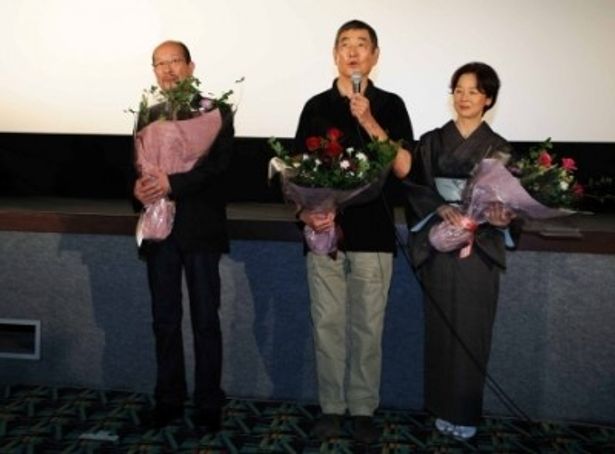 TOHOシネマズ ファボーレ富山の舞台挨拶に登壇した降旗康男監督、高倉健、田中裕子