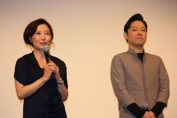 観客の恋の悩み相談について助言をするゲスト陣