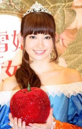 CMオピニオンに就任したAKB48の小嶋陽菜