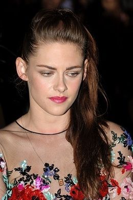 クリステン、ボディーガードを雇う