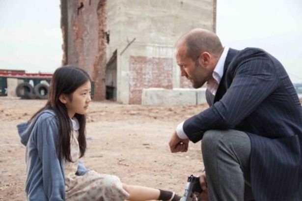 【写真を見る】10歳にしてジェイソン・ステイサムと肩を並べるキャサリン・チェン
