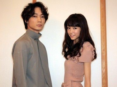 『新しい靴を買わなくちゃ』で共演した桐谷美玲と綾野剛