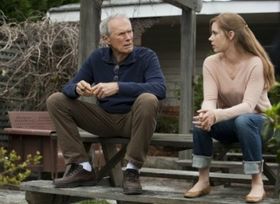 主人公ガスの娘ミッキーを演じるエイミー・アダムス