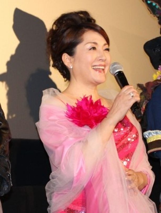 残忍な女王ジュダム役の松坂慶子