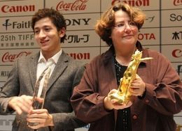 グランプリ作品『もうひとりの息子』のロレーヌ・レヴィ監督と出演のジュール・シトリュク