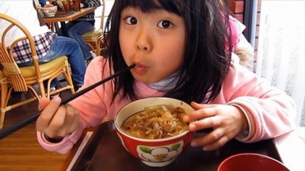 子供たちの笑顔や無邪気な姿にも命の輝きが感じられる