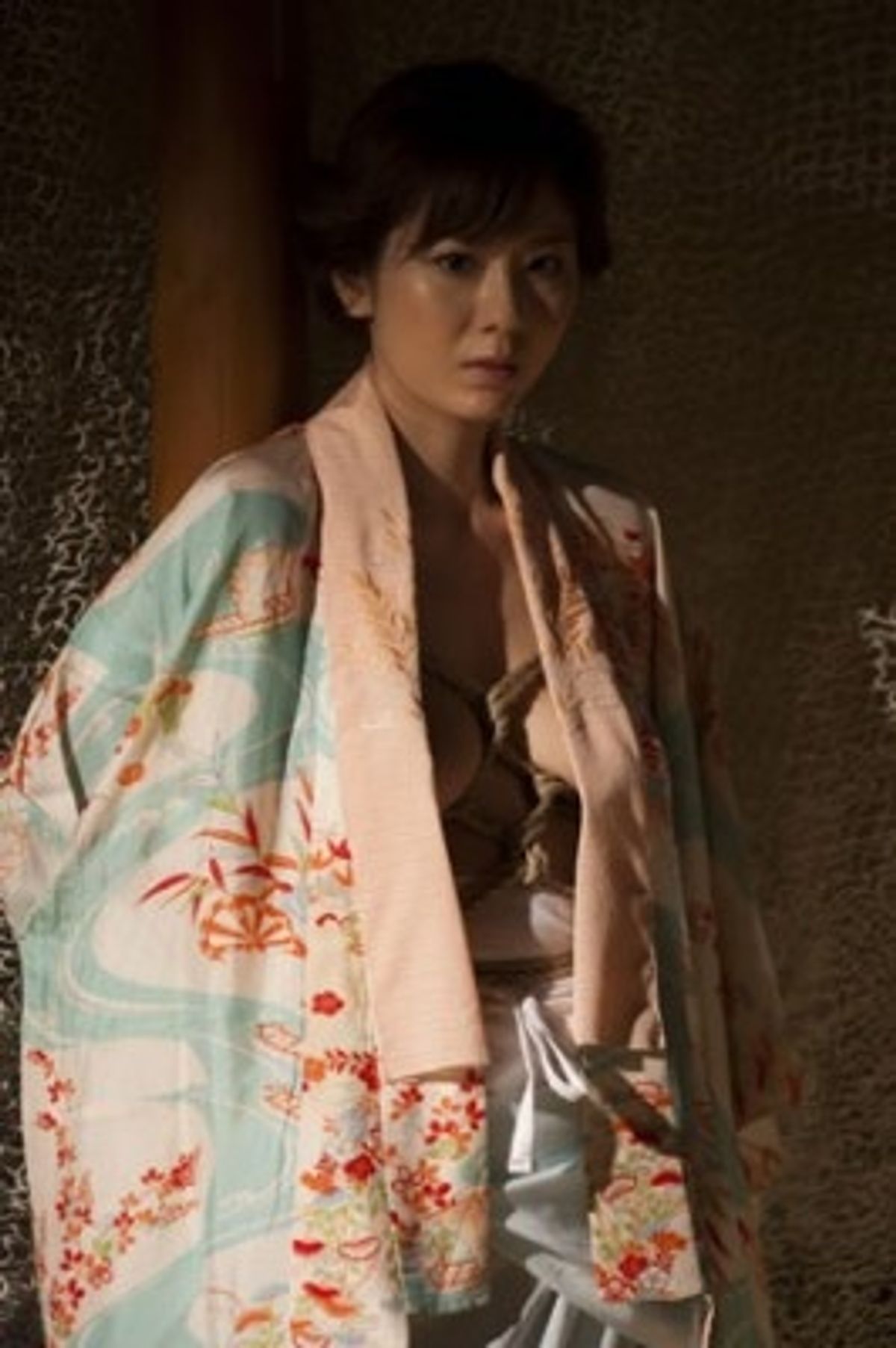 新旧エロス女王の麻美ゆまと愛染恭子が故・団鬼六の官能小説を映画化