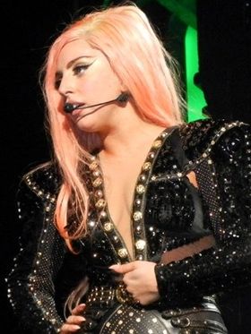 セクシーPVが話題に