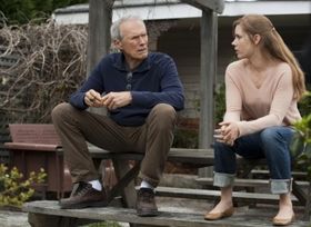 わだかまりのある親子の姿を描いた『人生の特等席』