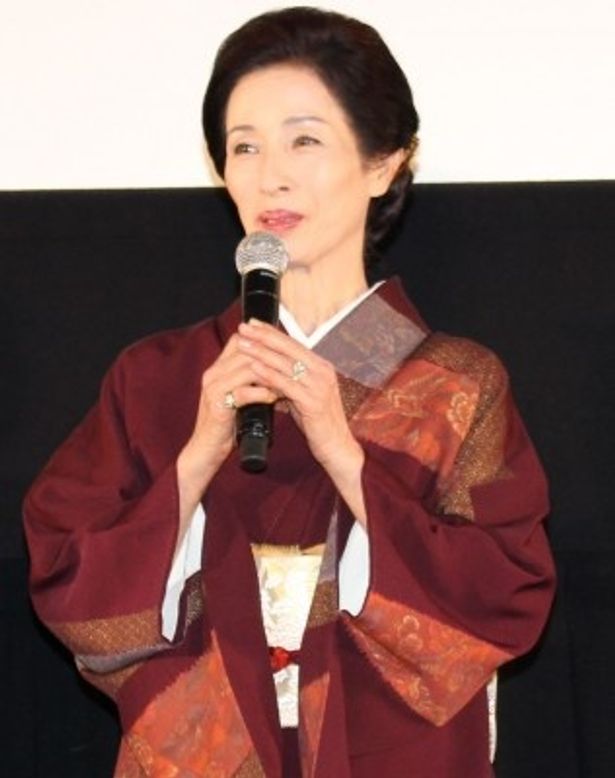 艶やかな着物姿で登場した松原千恵子