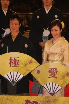 プレミア試写会に登壇した堺雅人と菅野美穂