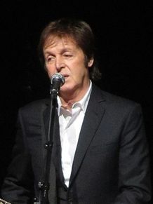 コンサートに参加したポール・マッカートニー