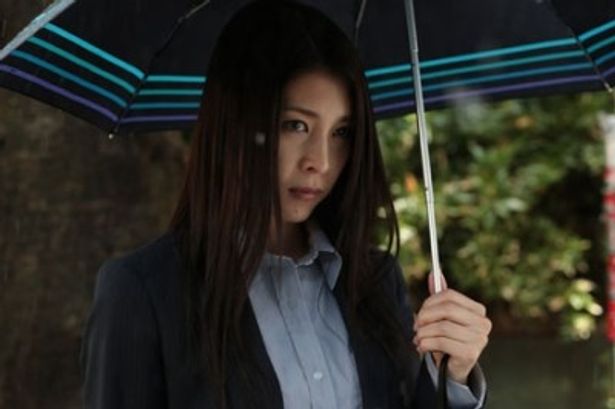 姫川玲子に扮する竹内結子。男社会で奮闘するヒロインも逆から見れば？