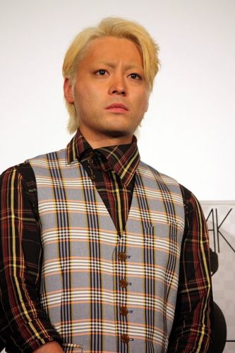 山田孝之、金髪で舞台挨拶「気がおかしくなったわけではないです」