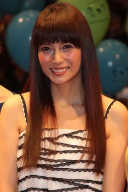 舞台挨拶で結婚観を語った柴咲コウ