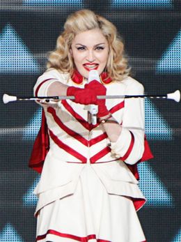 もちろんこの衣装も！