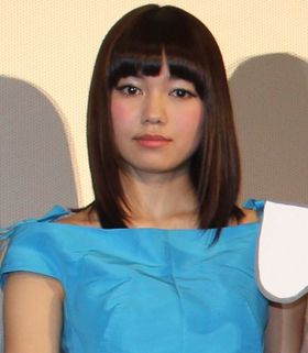 『脳男』壮絶アクションシーンで、生田斗真に首を絞められた二階堂ふみ