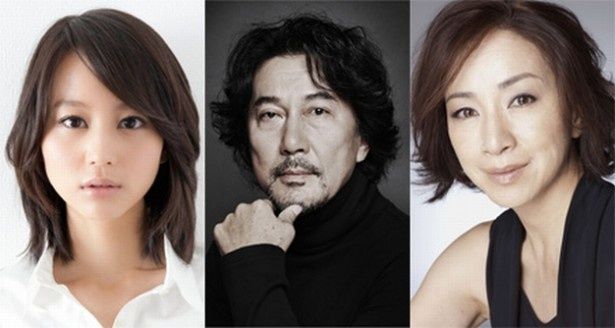 『蜩ノ記』で主人公の娘・薫を演じる堀北真希、主人公・秋谷を演じる役所広司、主人公の妻・織江を演じる原田美枝子