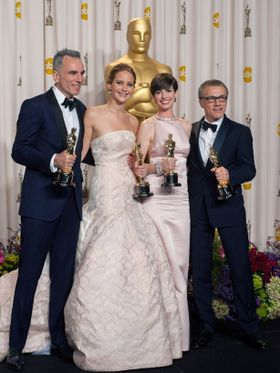 洋書◆オスカー授賞式のファッション写真集 本 映画 ハリウッド 俳優 女優 洋書◇オスカー授賞式のファッション写真集 本 映画 ハリウッド