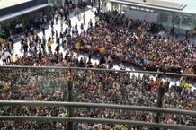 7000人が集まった博多駅前広場